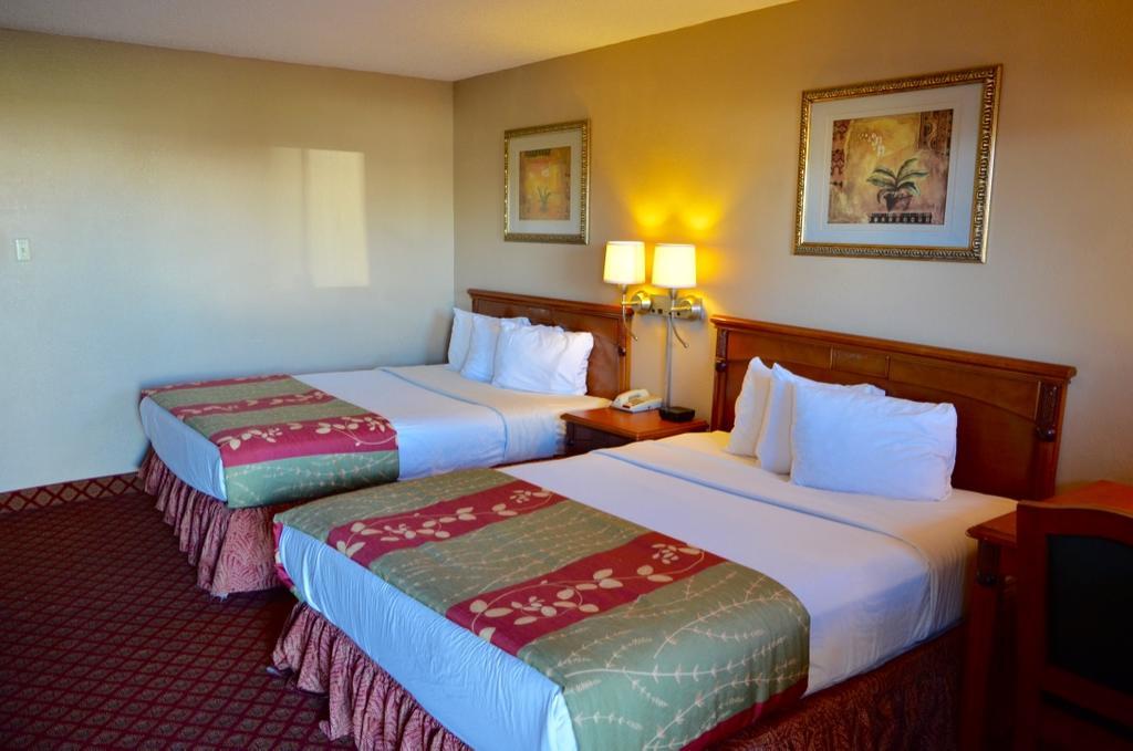 Americas Best Value Inn Crosstimbers Stephenville Exterior foto